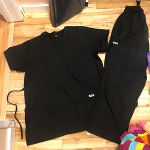*BrandNew set* MOBB black scrubs set (sz:L)